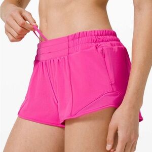 Lululemon Hotty Hot  Low-rise lined short 2.5" inseam  Pink